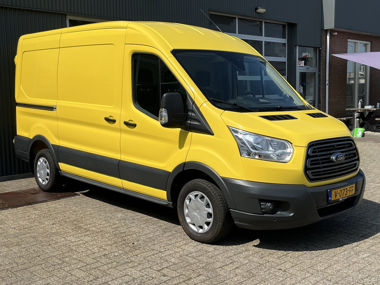 Ford Transit - 290 2.0 TDCI L2H2 Trend Airco Trekhaak 2150kg Cruise control Omvormer Stuurwielbediening t - AutoWereld.nl