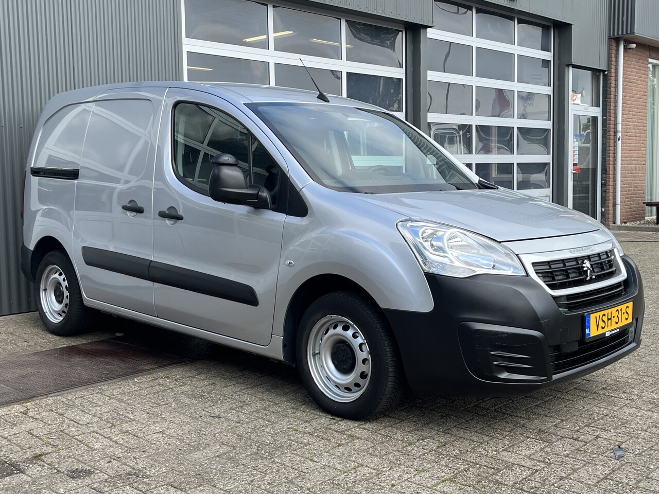 Peugeot Partner - 120 1.6 HDI 75pk BTW / Bpm vrij Marge Airco Cruise controle Parkeerhulp achter Navigatiesy - AutoWereld.nl