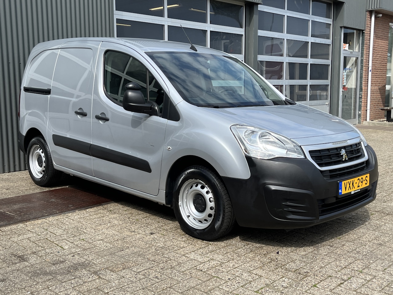 Peugeot Partner - 120 1.6 BlueHDi 75 L1 10x voorradig Marge Airco Btw / Bpm vij Cruise controle Parkeerhulp - AutoWereld.nl