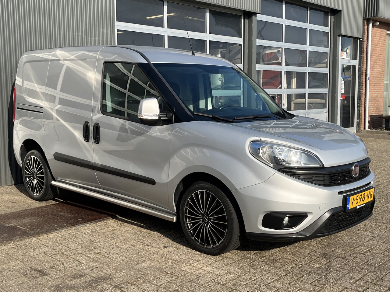 Fiat Doblò Cargo - 1.3 MJ L1H1 SX Btw en Bpm vrij Airco Cruise controle Navigatie Bluetooth voorbereiding Par - AutoWereld.nl