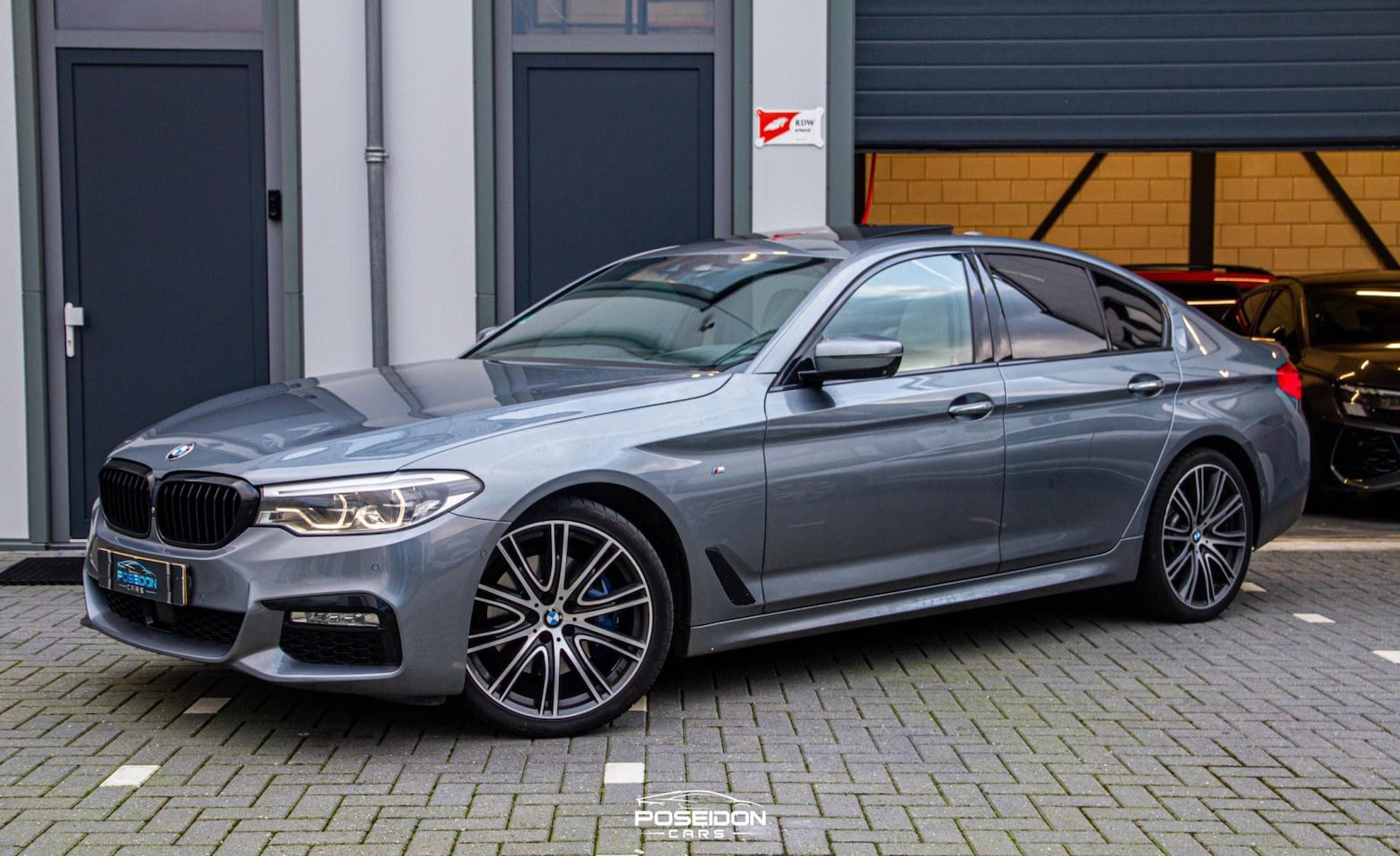 BMW 5-serie - 530i xDrive High Executive M PAKKET | SCHUIFDAK | KEYLESS | MEMORY | STOELVENTILATIE | BOM - AutoWereld.nl