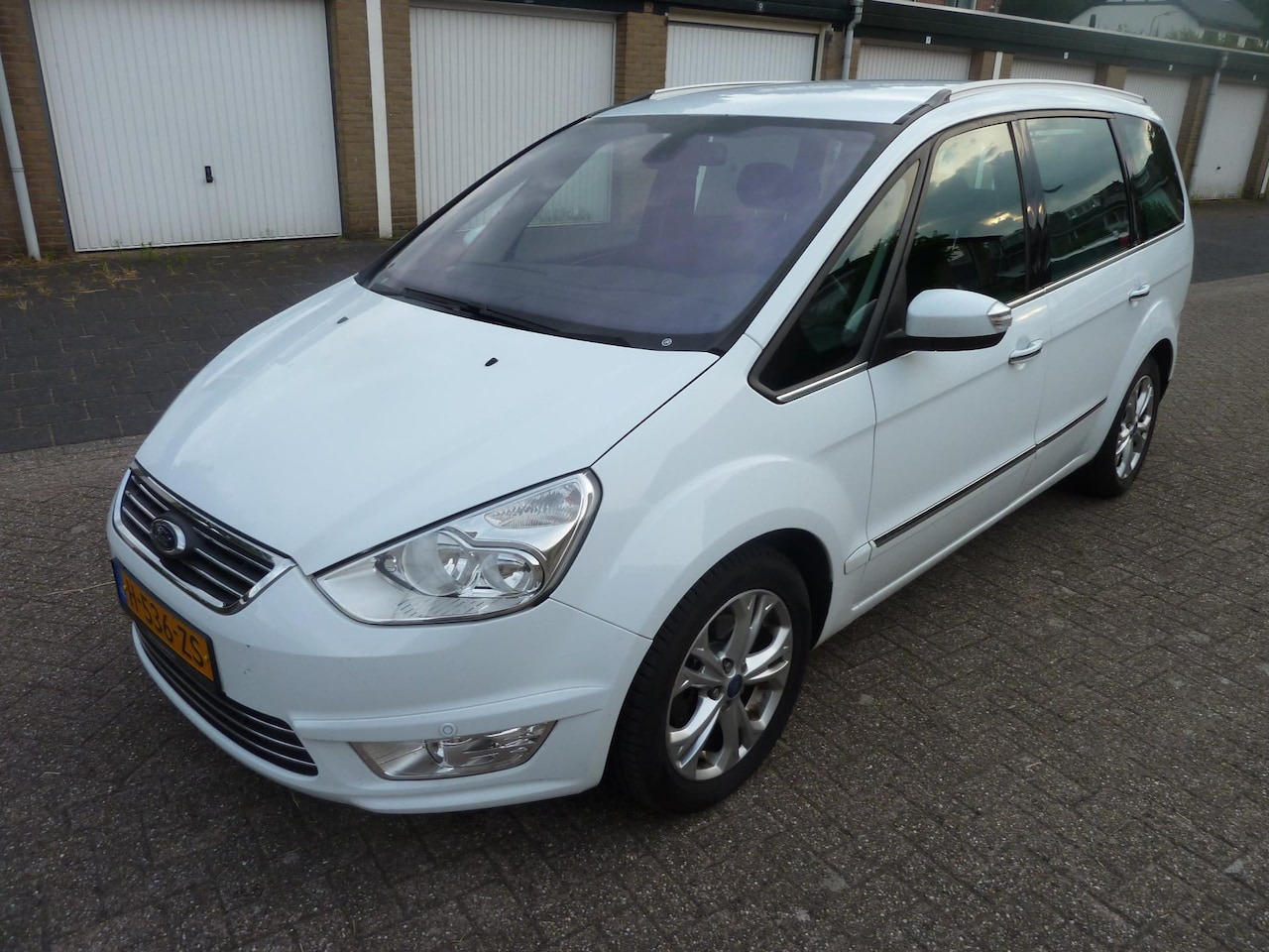 Ford Galaxy - 1.6 SCTi Titanium beschrijving lezen - AutoWereld.nl