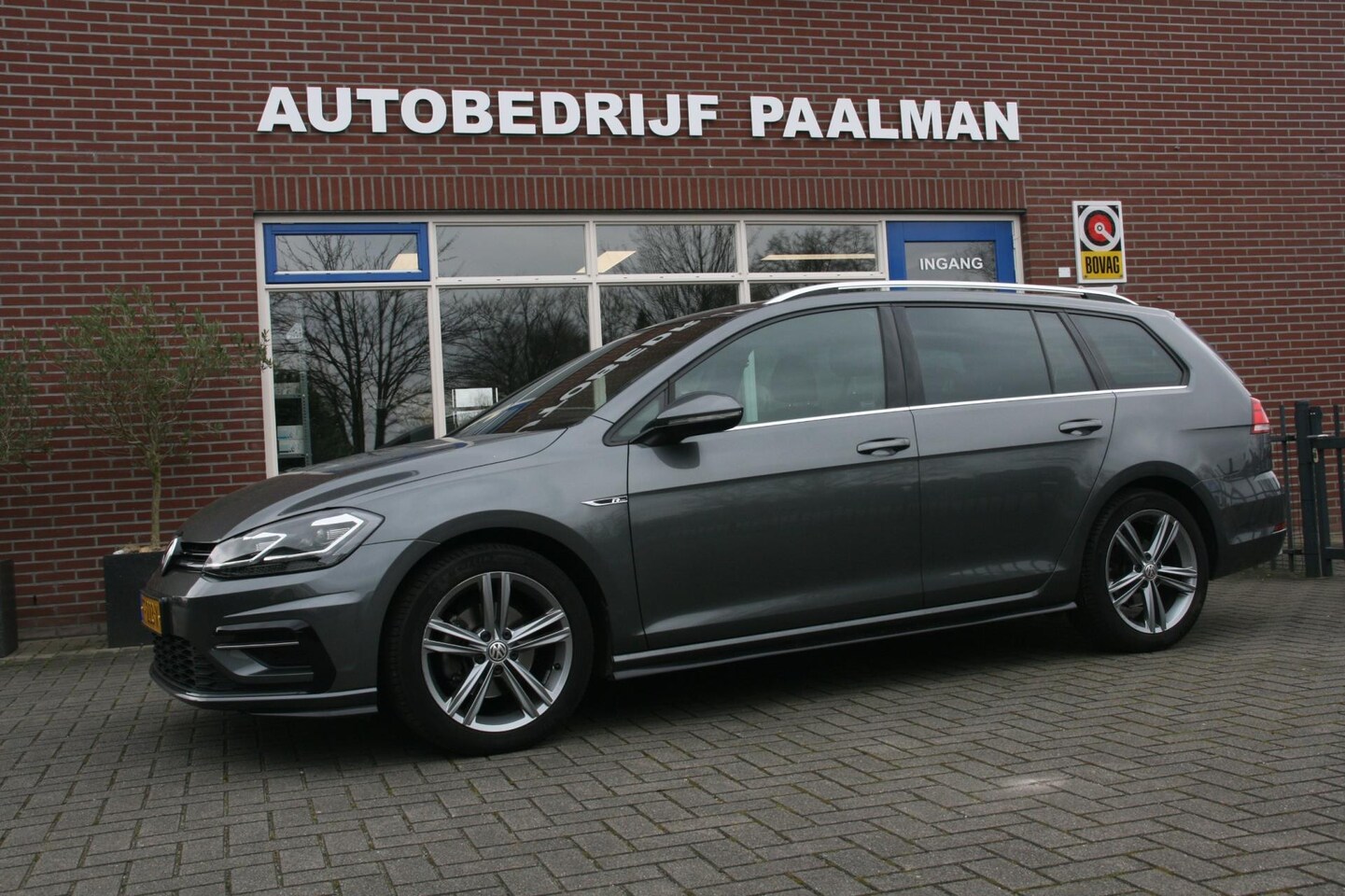 Volkswagen Golf Variant - 1.0 TSI Highline Business R | parkeersensoren | bots preventie | digitaal dashboard - AutoWereld.nl