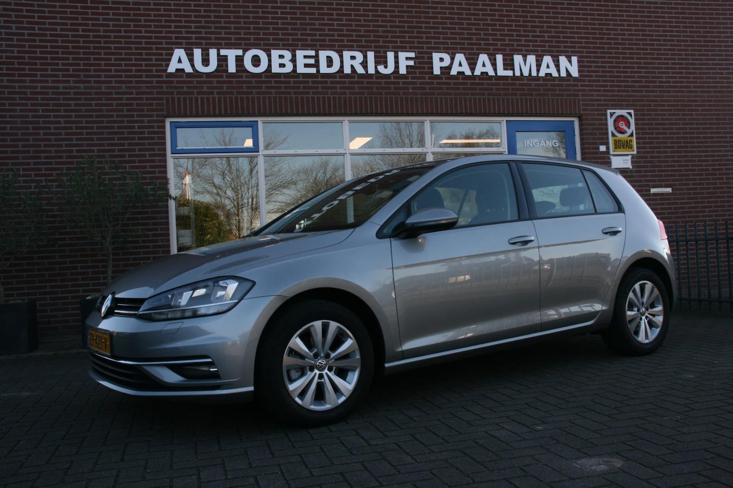 Volkswagen Golf - 1.0 TSI Trendline | reservewiel | parkeersensoren | bots preventie - AutoWereld.nl