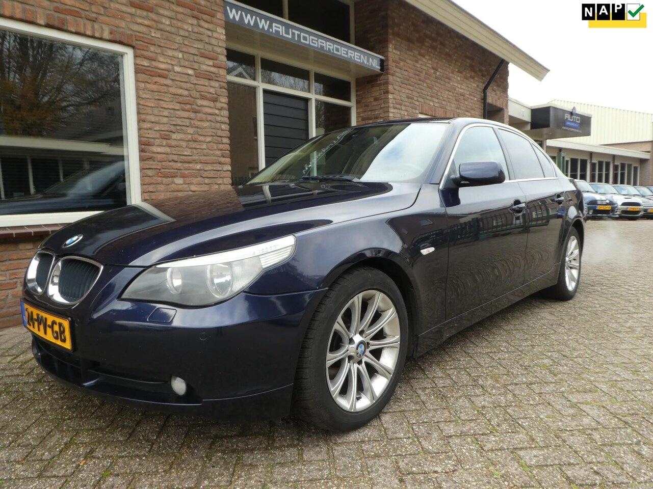 BMW 5-serie - 520i Executive Automaat / Leder / Navi - AutoWereld.nl