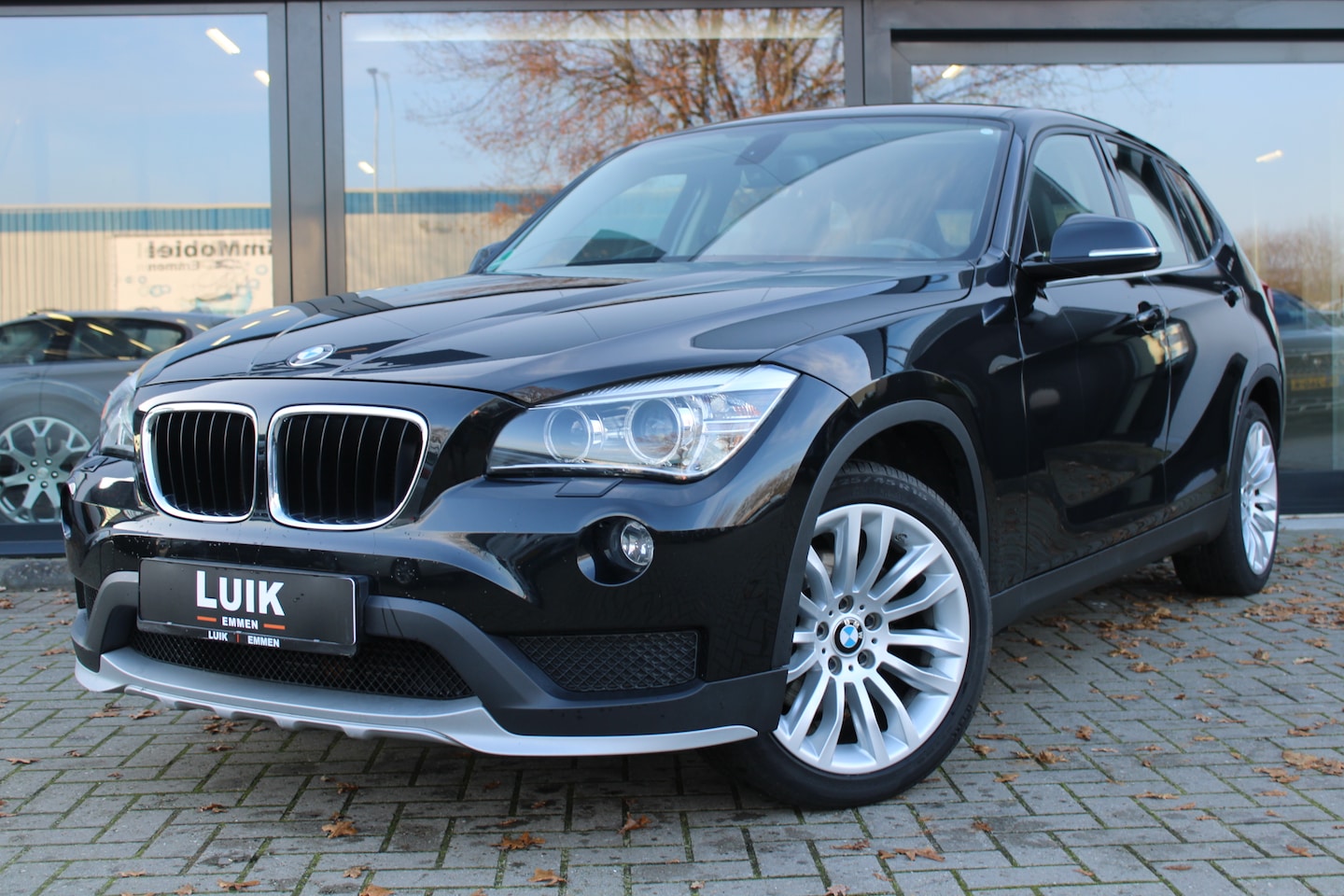 BMW X1 - xDrive20i High Executive + LED + LEER + X-LINE + SPORTSTOELEN - AutoWereld.nl