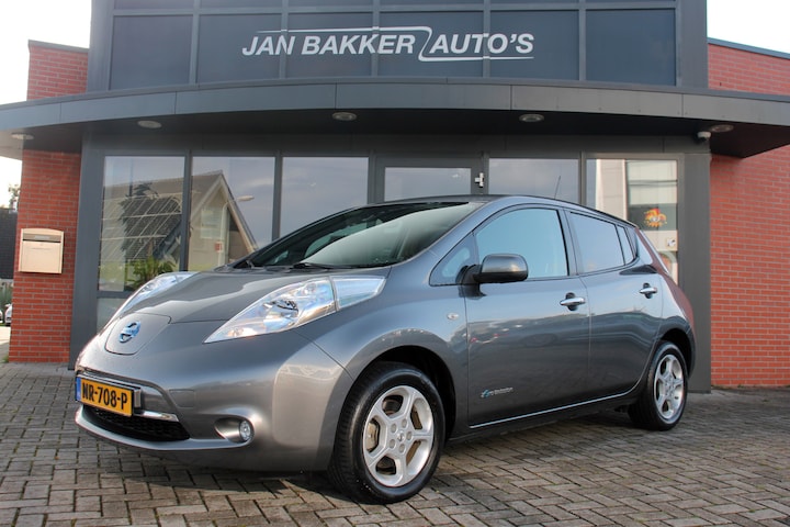 Nissan leaf online acenta 30 kwh