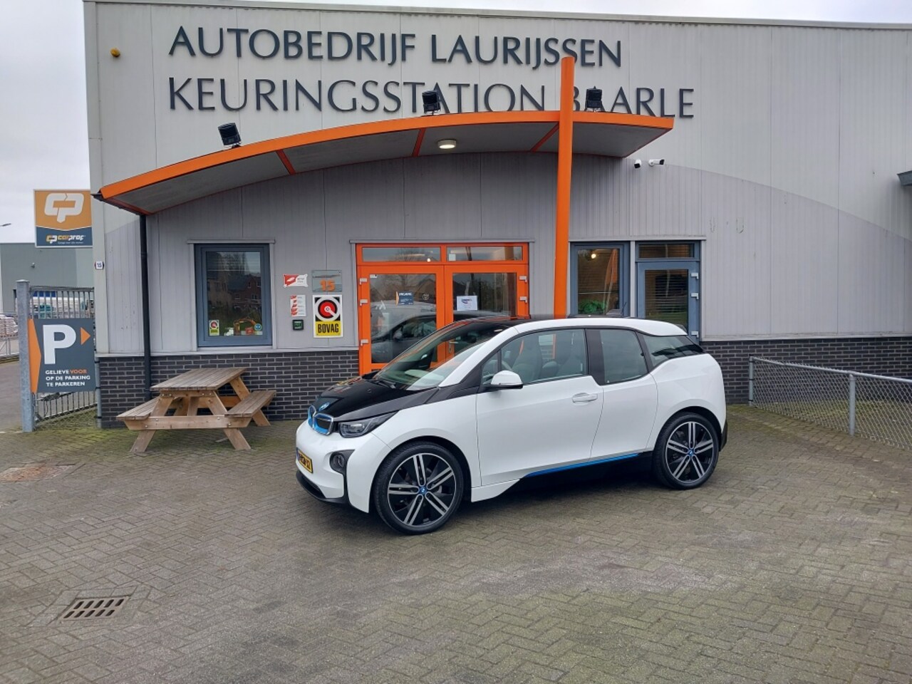 BMW i3 - Range Ext. Comf. Ad. 4 x n. banden 28 KW - AutoWereld.nl