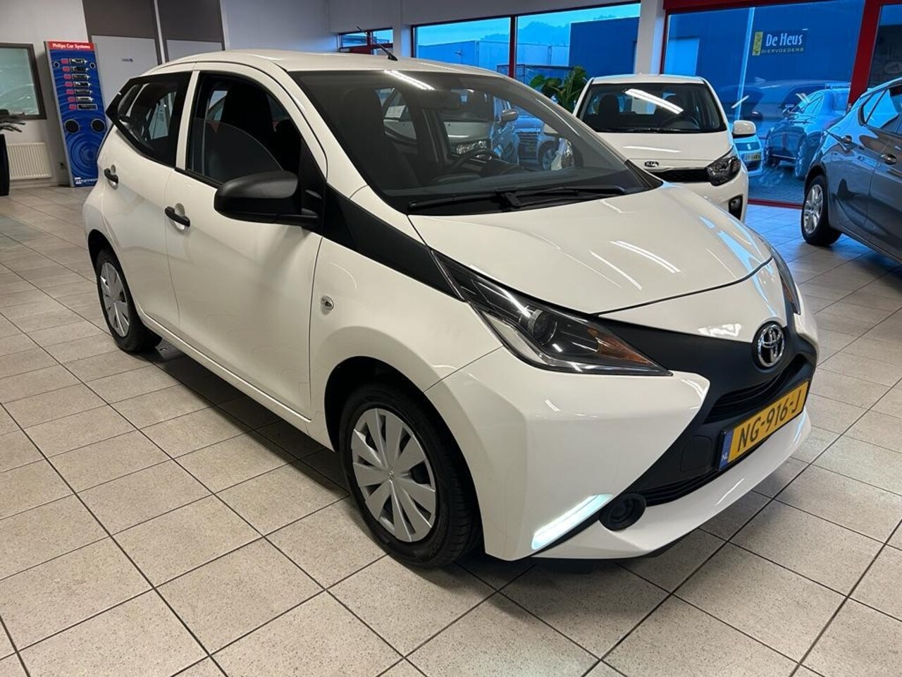 Toyota Aygo - 1.0 VVT-i x-now 1.0 VVT-I X-NOW - AutoWereld.nl