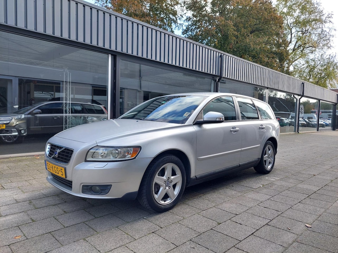 Volvo V50 - 2.0D Edition I Automaat Dealer oh Twee eigenaren Leer Cruise 16 inch Trekhaak PDC Regensen - AutoWereld.nl