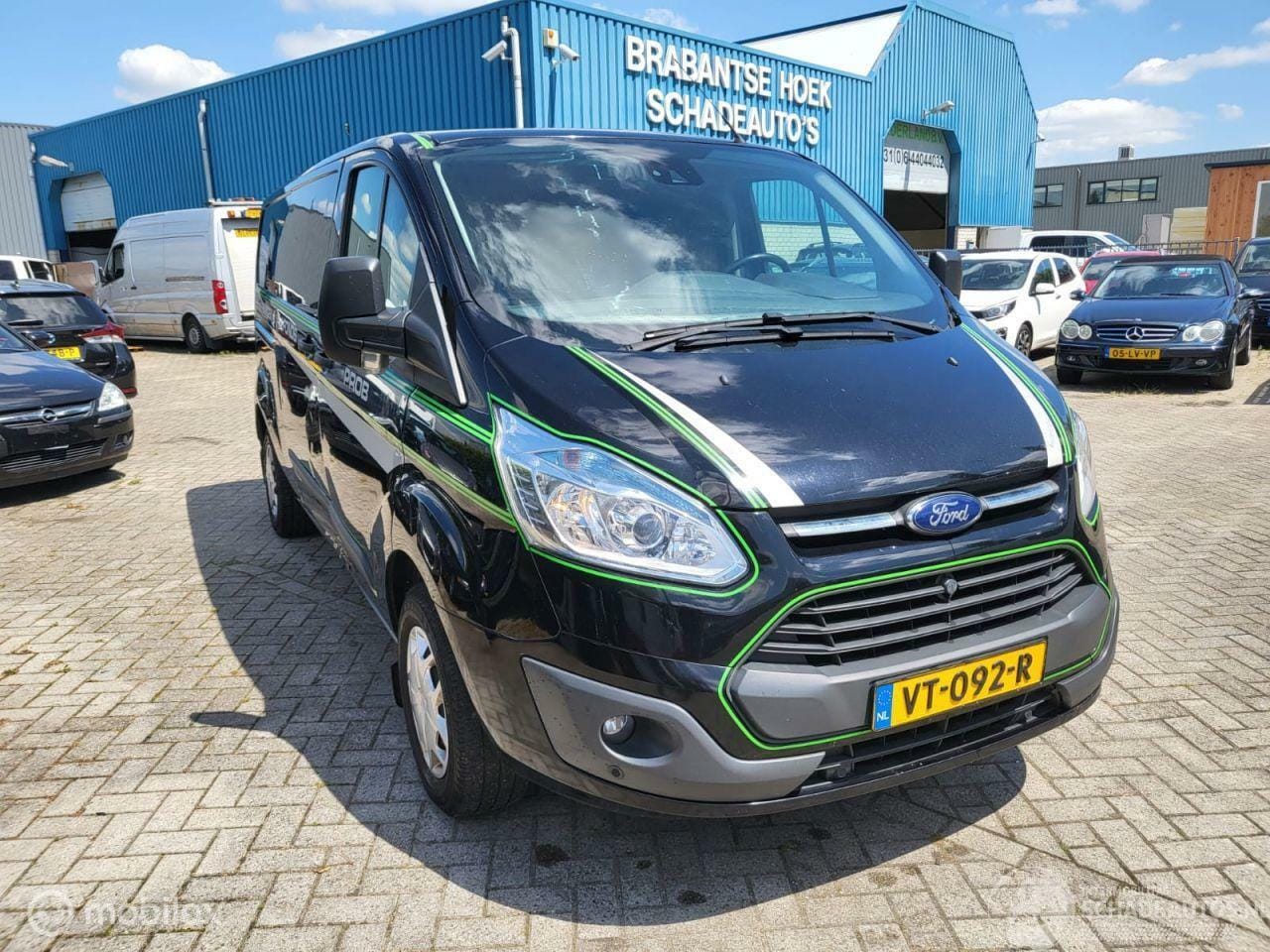 Ford Transit Custom - 330 2.2 TDCI L2H1 Limited 330 2.2 TDCI L2H1 Limited - AutoWereld.nl