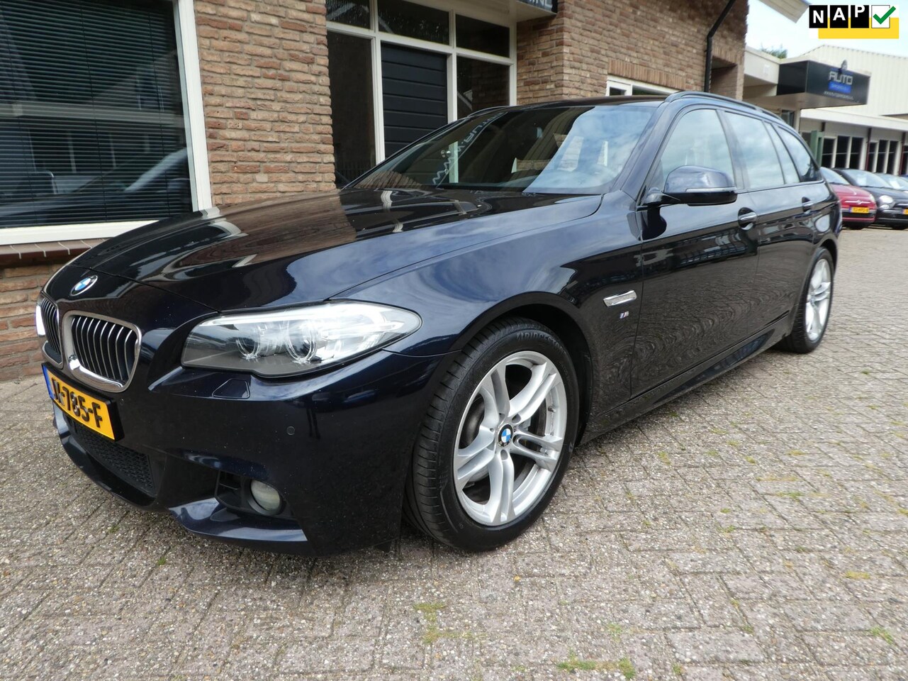 BMW 5-serie Touring - 520i Executive Automaat / Leder / Navi / M Pakket - AutoWereld.nl