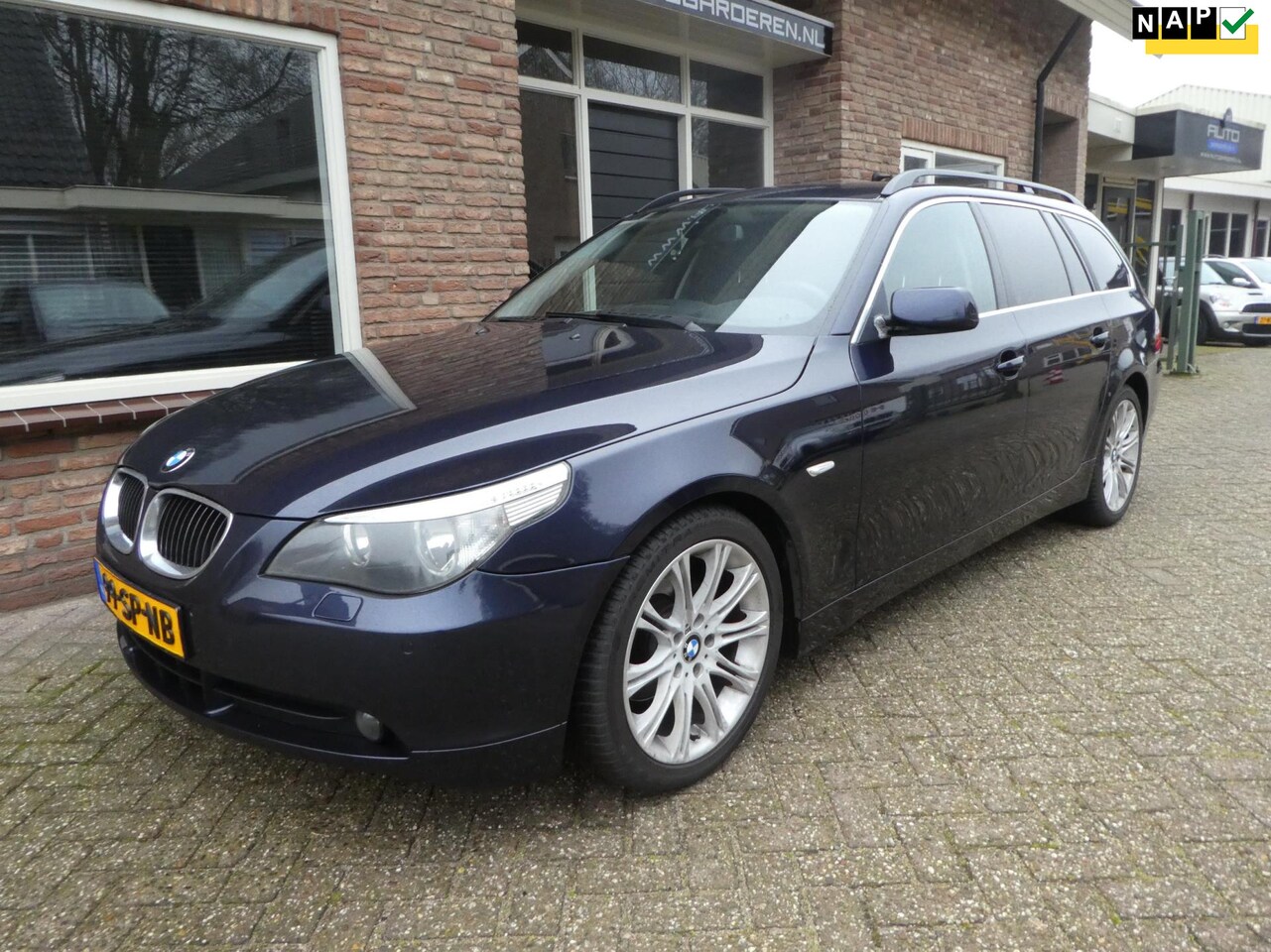 BMW 5-serie Touring - 523i Executive Automaat / Leder / Navi - AutoWereld.nl