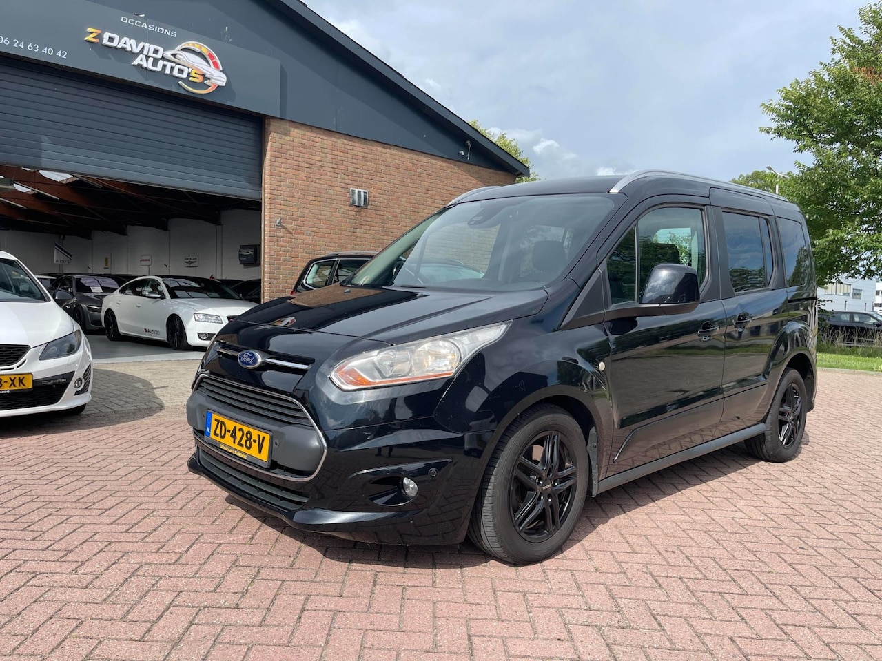 Ford Tourneo Connect - 1.0 TITANIUM Panorama- Storlverwarming- voll optie - AutoWereld.nl