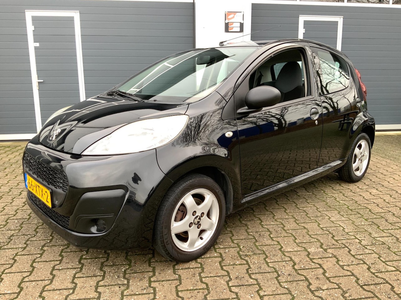 Peugeot 107 - 1.0 5-DRS Airco - AutoWereld.nl