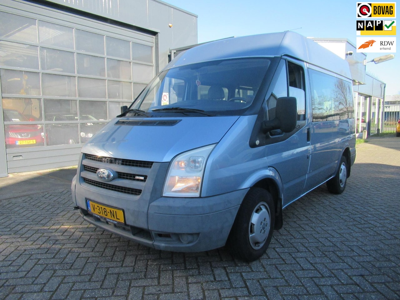 Ford Transit - 300S 2.2 TDCI / INCLUSIEF ROLSTOELLIFT - AutoWereld.nl