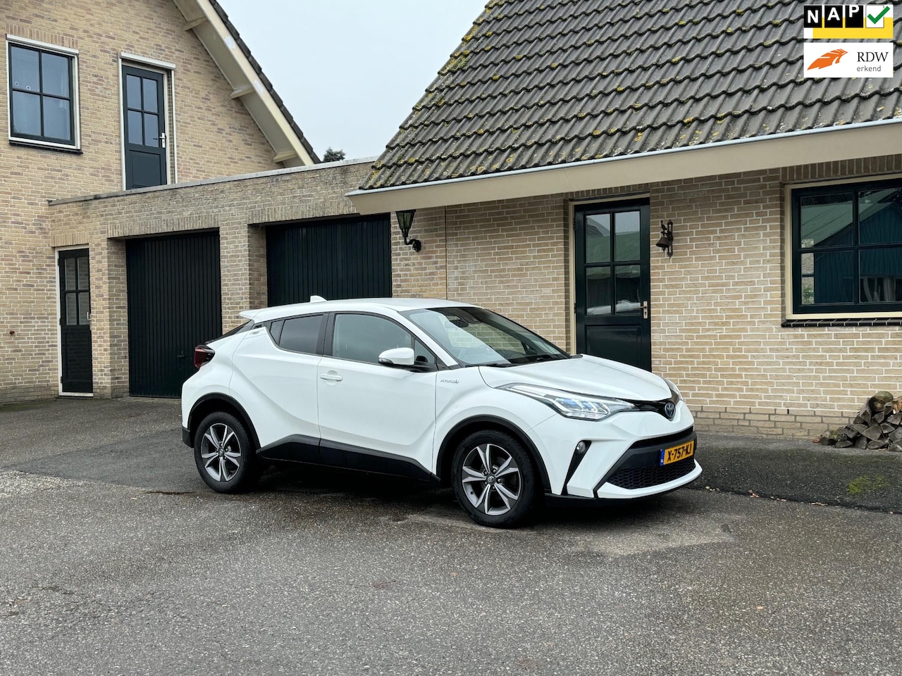 Toyota C-HR - HYBRID| ACC| CAMERA| CLIMA |LED |CARPLAY - AutoWereld.nl