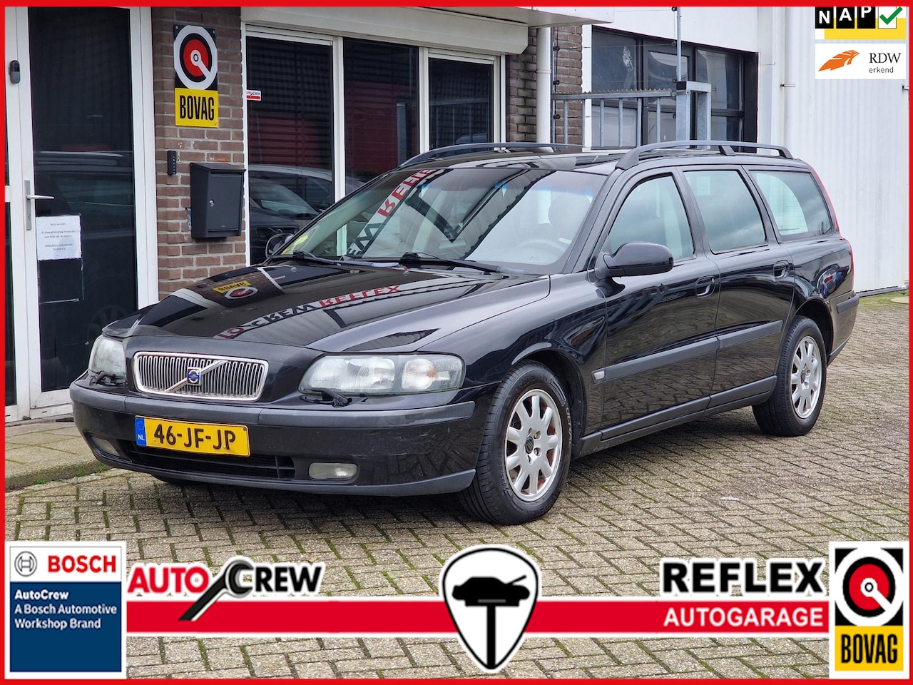 Volvo V70 - 2.4 Comfort Line ZO MEENEMEN - AutoWereld.nl