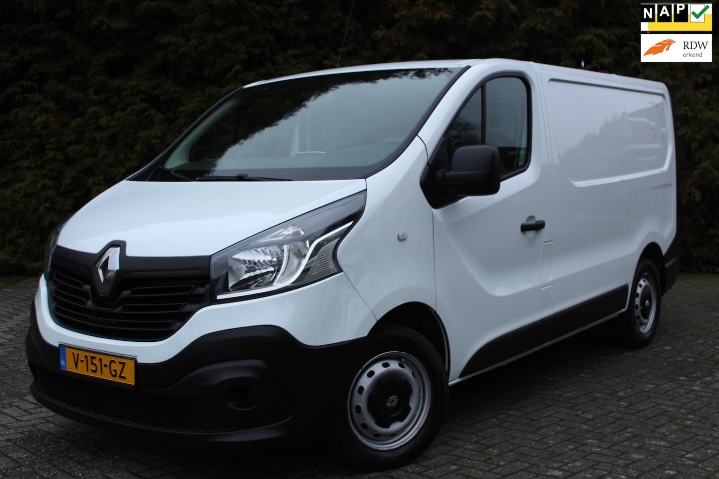 Renault Trafic - 1.6 dCi T27 L1H1 Comfort 95PK | Airco | Cruise Control | PDC | Elektrische ramen & spiegel - AutoWereld.nl