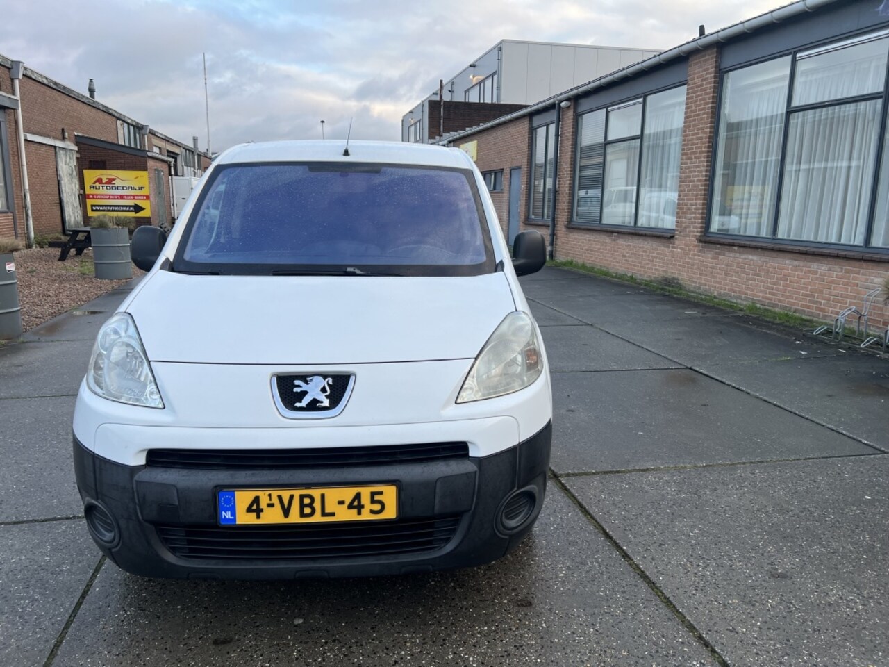 Peugeot Partner - 120 1.6 HDI L1 XR 120 1.6 HDI L1 XR - AutoWereld.nl