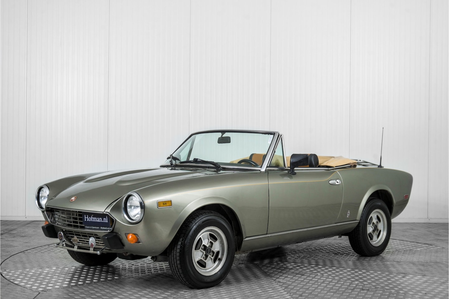 Fiat 124 Spider - (Spider 2000) H5 - AutoWereld.nl