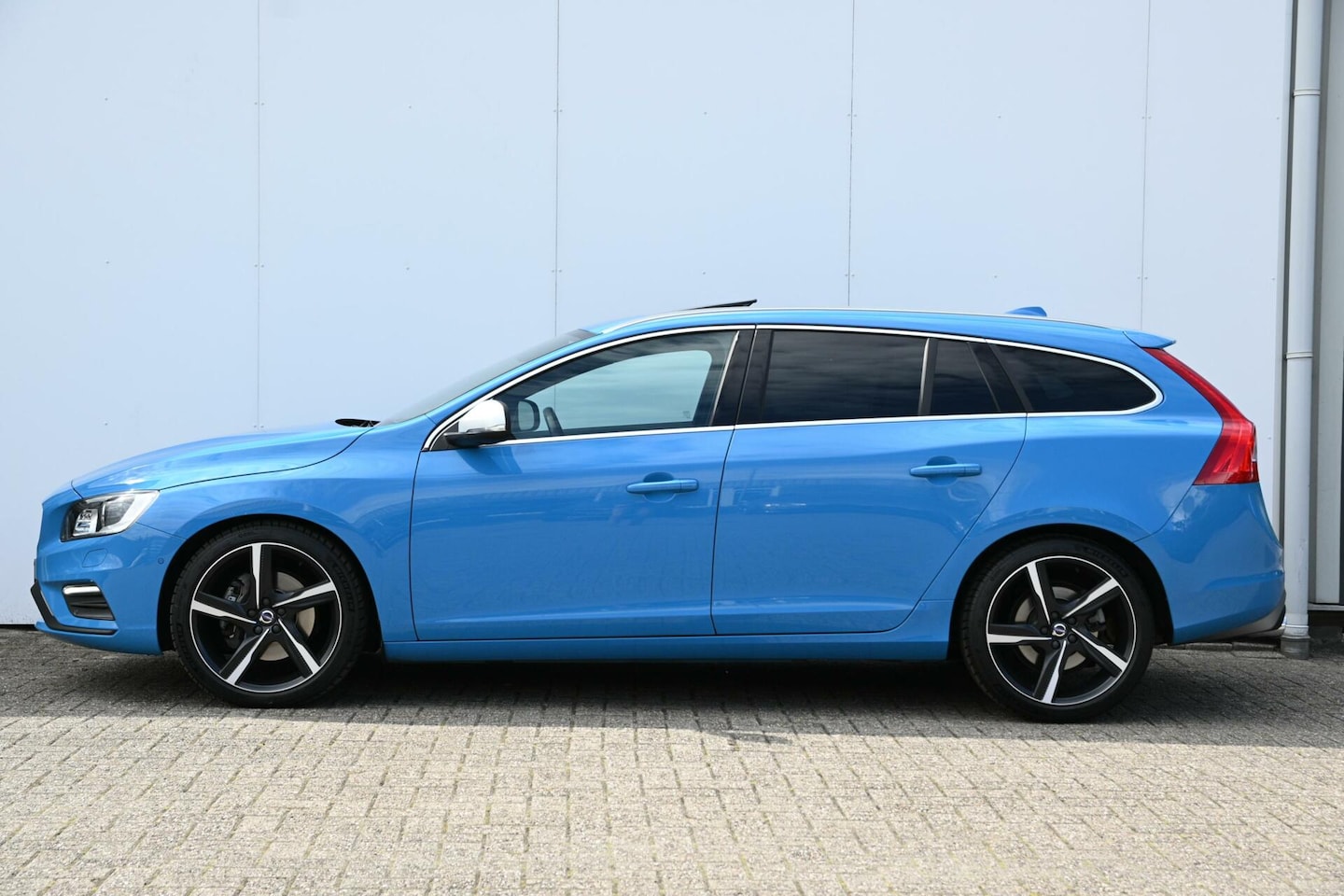 Volvo V60 - T6 R-Design - AutoWereld.nl