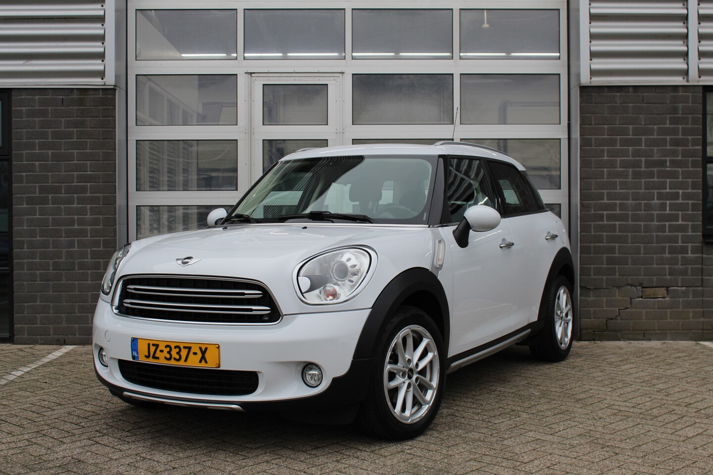 MINI Countryman - 1.6 Cooper Pepper / Navigatie / Xenon / N.A.P. - AutoWereld.nl