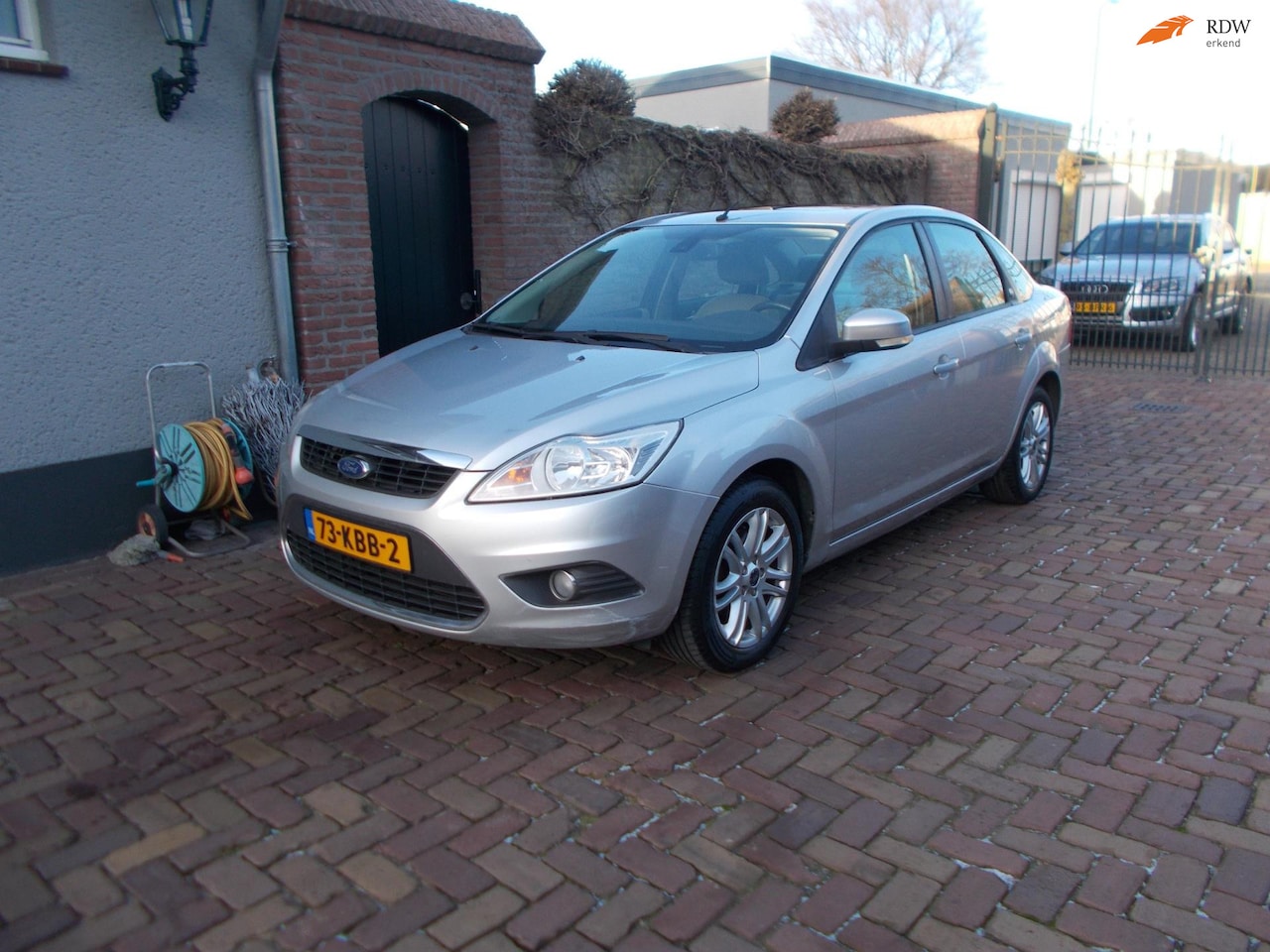 Ford Focus - 1.6 Ghia sedan bj 2009 apk 7-2024 - AutoWereld.nl