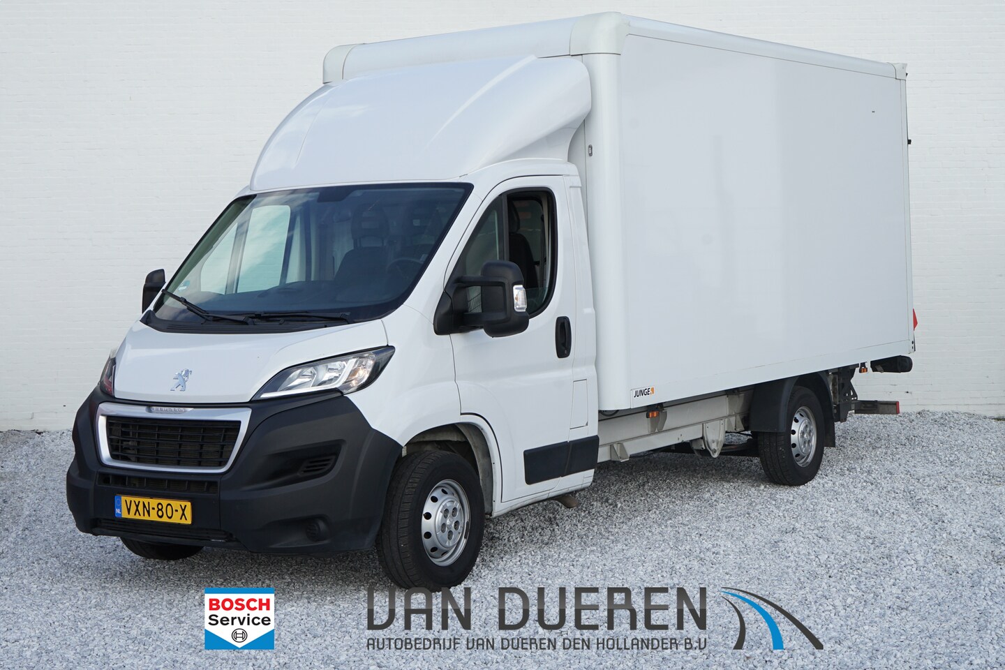 Peugeot Boxer - 335 2.2 BlueHDi 140 pk L4 Pro Bakwagen, DAB, laadklep - AutoWereld.nl