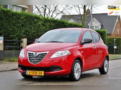 Lancia Y(psilon) - Ypsilon 0.9 TwinAir Silver Plus | 5-DEURS | AIRCO | NAP | ZEER MOOIE GOED ONDERHOUDEN AUTO