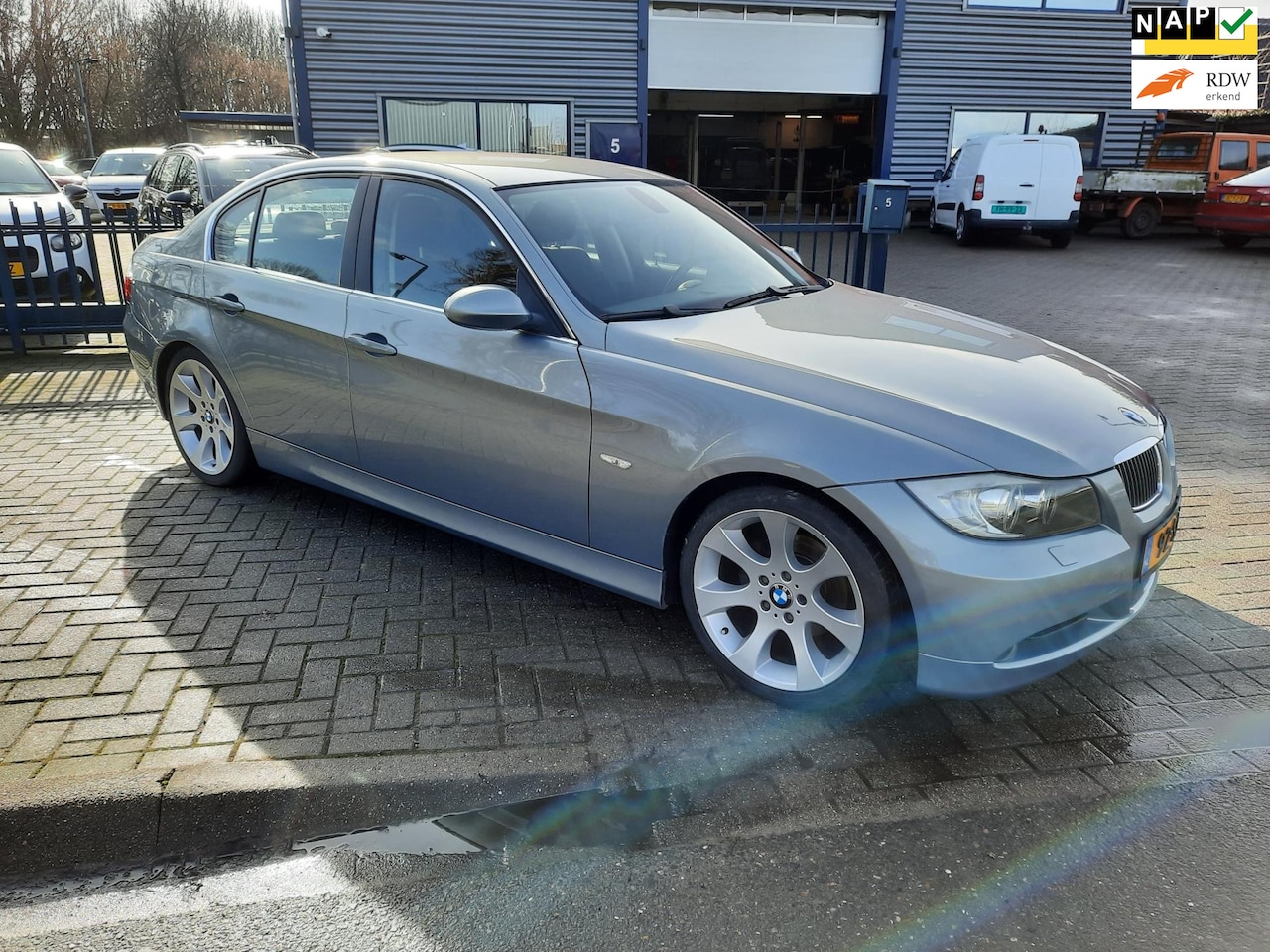 BMW 3-serie - 320i High Executive 320i High Executive - AutoWereld.nl