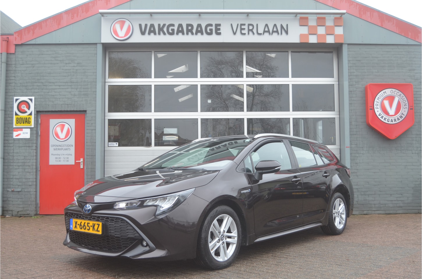 Toyota Corolla Touring Sports - Touring Sports 2.0 Hybrid Business 12 mnd. gar. - AutoWereld.nl