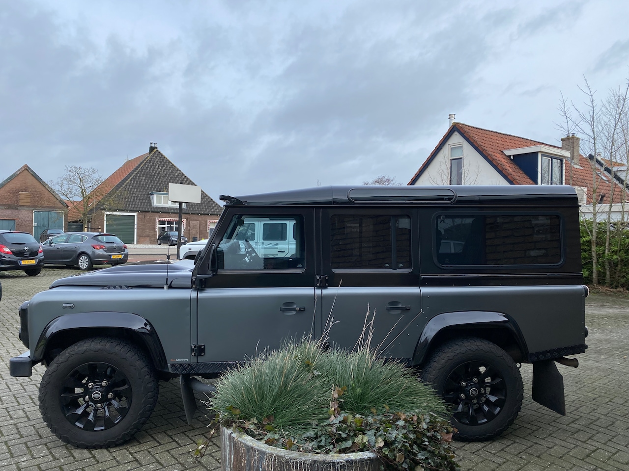 Land Rover Defender - 2.4 TD 110 SW SVX 60th Anniversary Luxste van NL