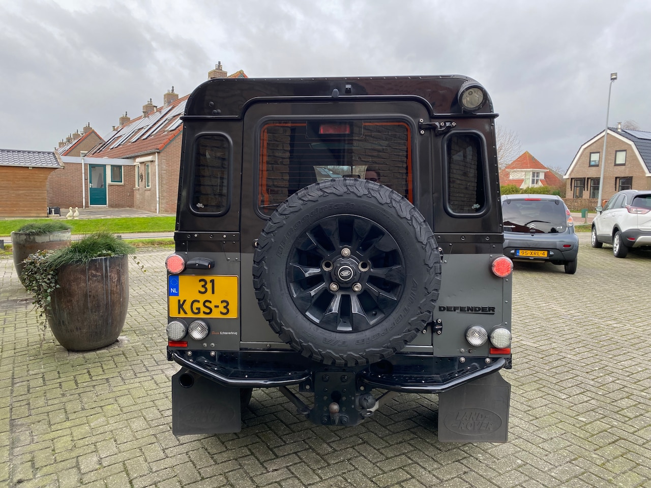 Land Rover Defender - 2.4 TD 110 SW SVX 60th Anniversary Luxste van NL