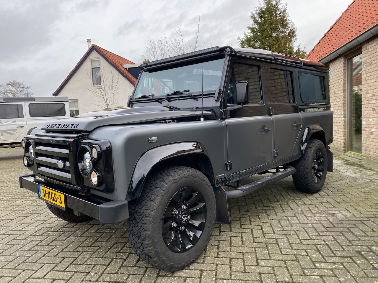 Land Rover Defender - 2.4 TD 110 SW SVX 60th Anniversary Luxste van NL