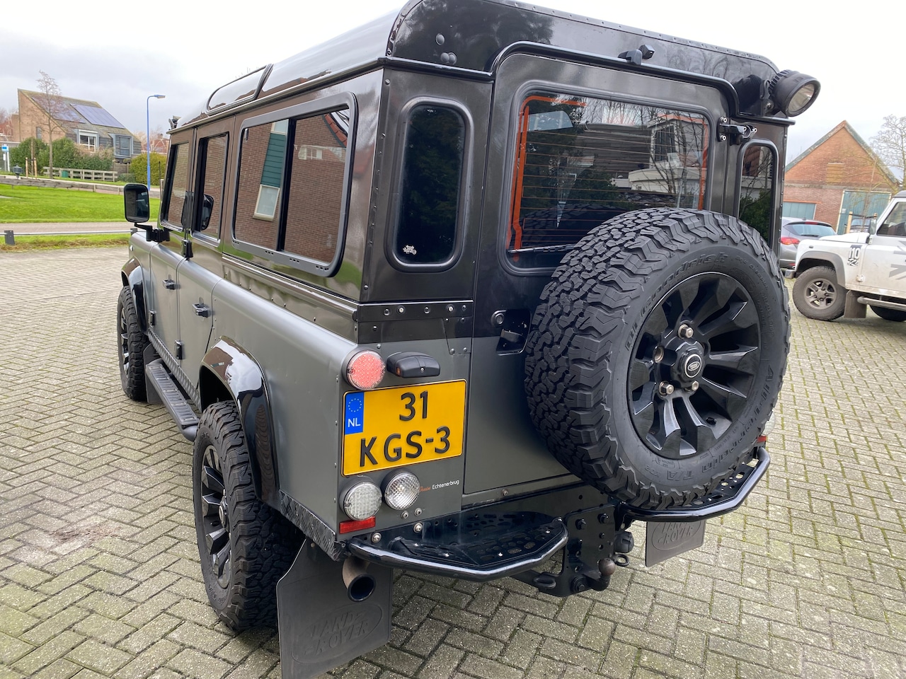 Land Rover Defender - 2.4 TD 110 SW SVX 60th Anniversary Luxste van NL