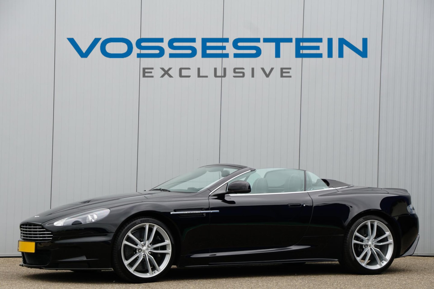 Aston Martin DBS Volante - 6.0 V12 6-Speed Manual *!*Only 43 worldwide*!* - AutoWereld.nl