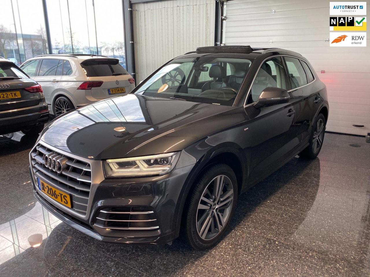 Audi Q5 - 2.0 TFSI Quattro Sport S Line 2018 Pano 252PK - AutoWereld.nl