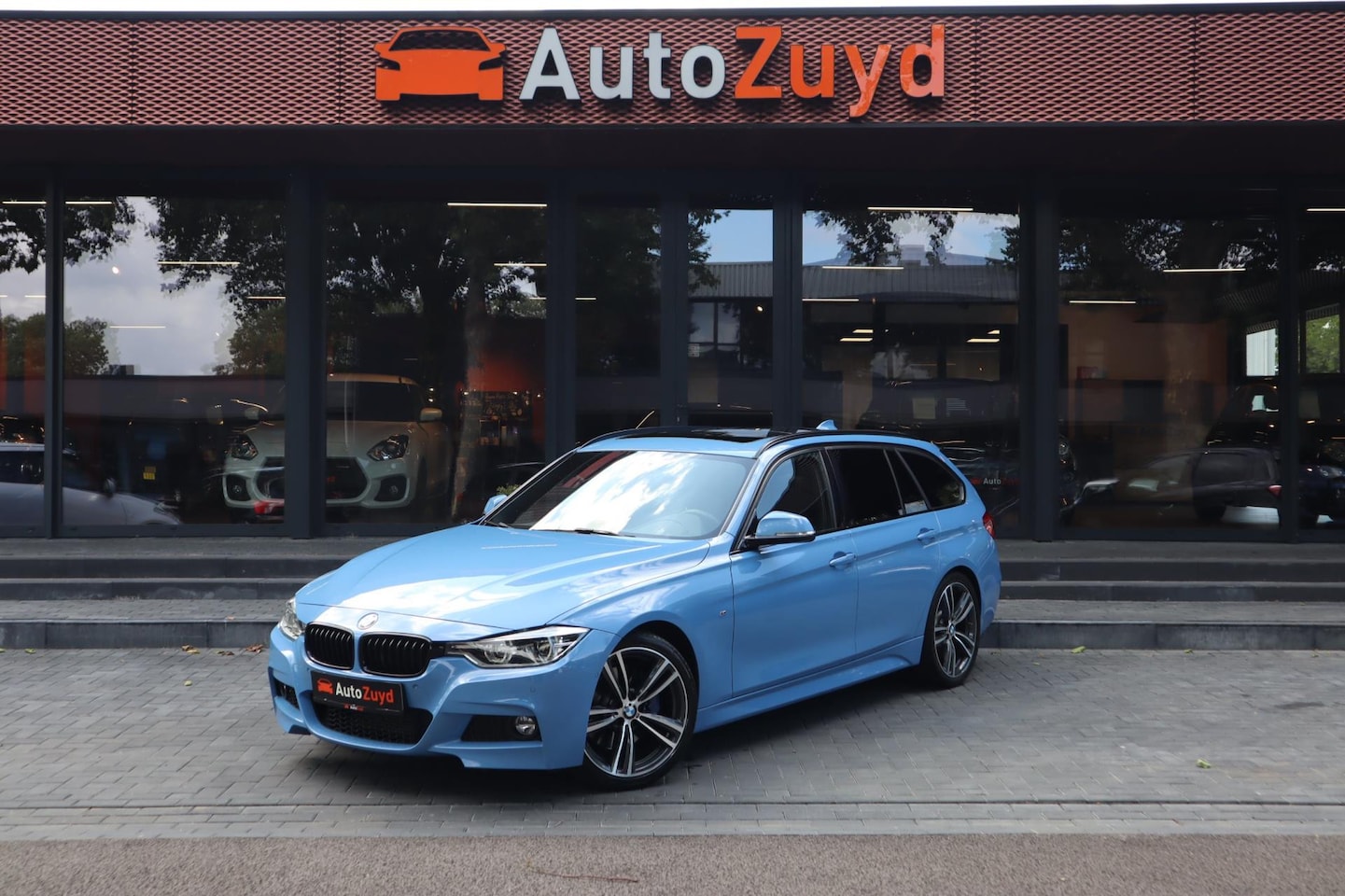 BMW 3-serie Touring - 318i High Executive M-Sport/ Individual /Pano /Prof Navi - AutoWereld.nl