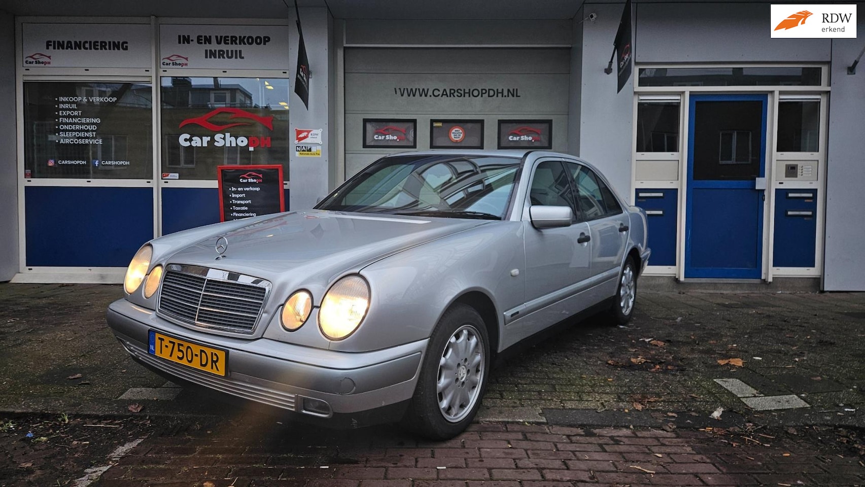 Mercedes-Benz E-klasse Combi - 320 YOUNGTIMER M104 - AutoWereld.nl