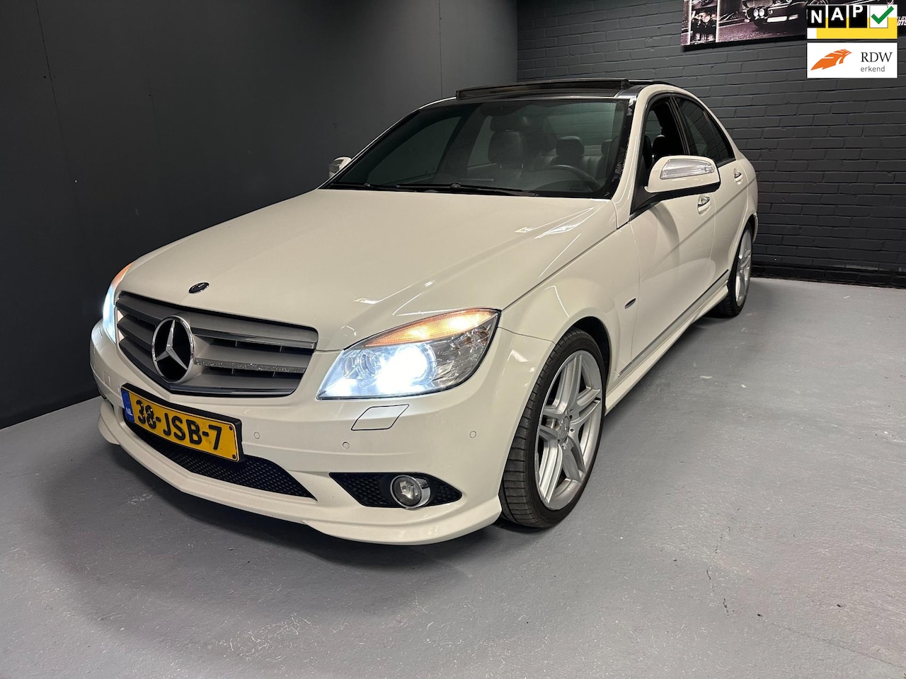 Mercedes-Benz C-klasse - 320 CDI Avantgarde AMG Automaat keyless entry Leder Pano - AutoWereld.nl