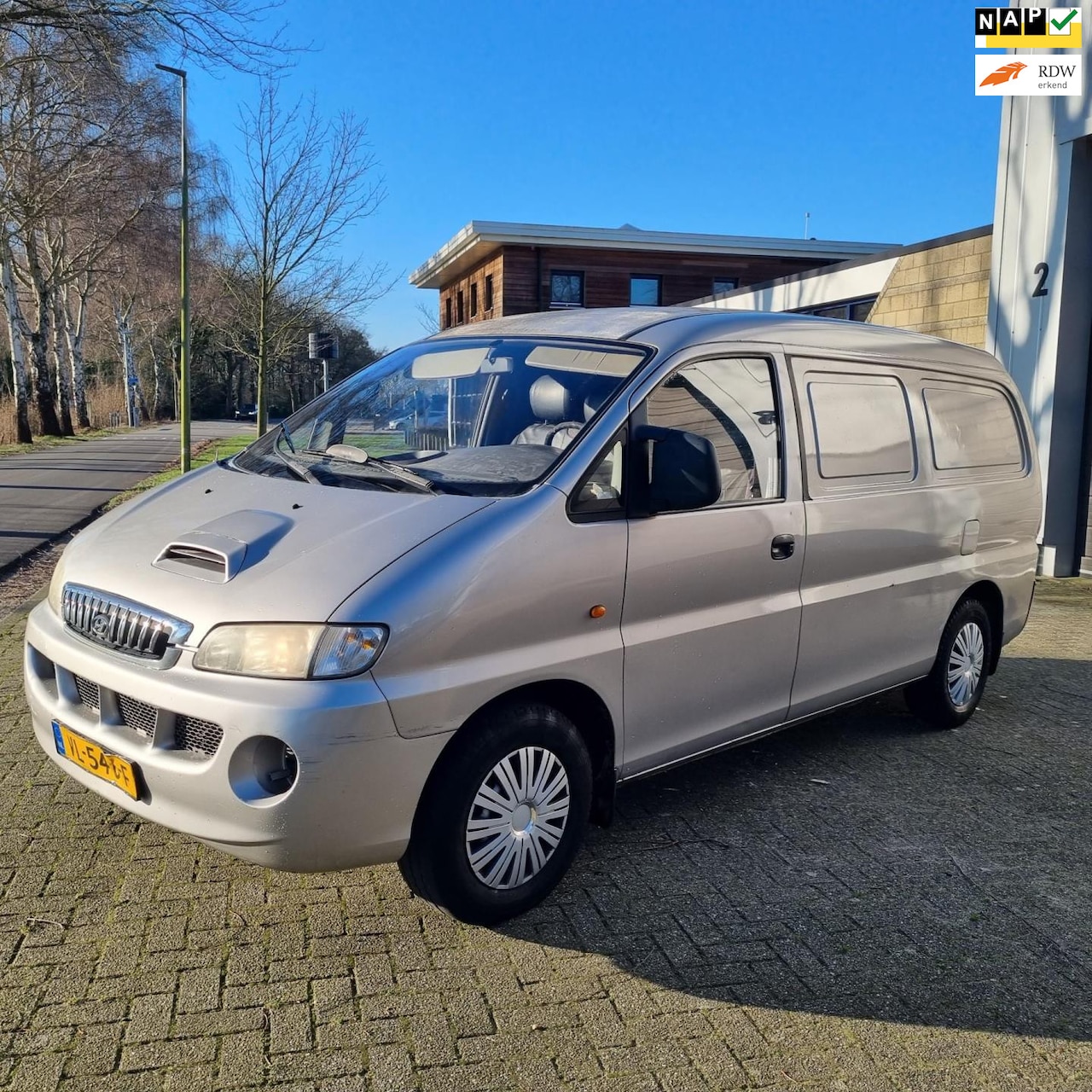 Hyundai H 200 - H 200 140PK LANG 220000KM 2005 - AutoWereld.nl