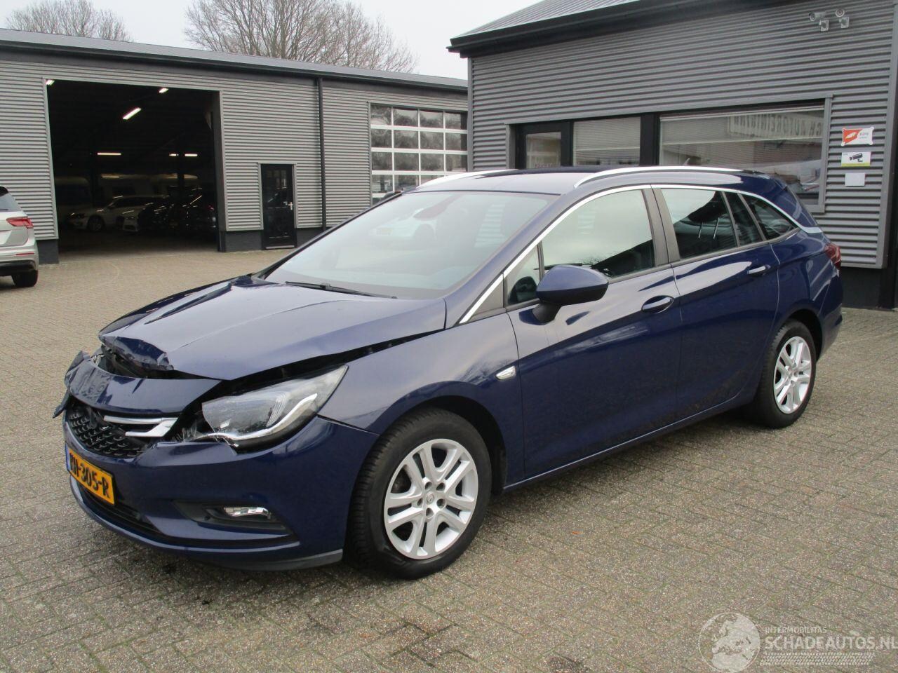 Opel Astra Sports Tourer - 1.0 Business+ 1.0 BUSINESS+ - AutoWereld.nl