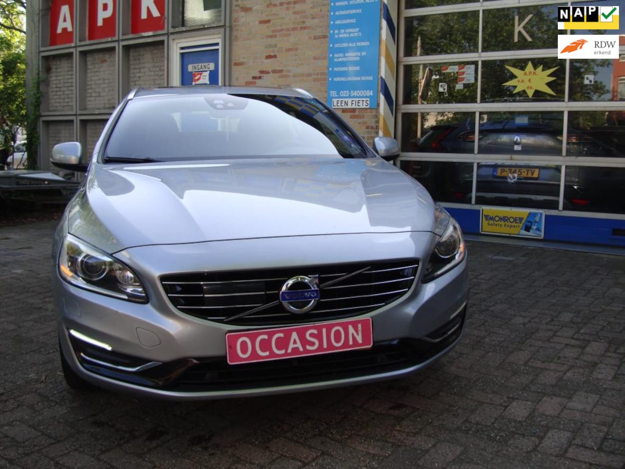 Volvo V60 - 2.4 D6 AWD Plug-In Hybrid Summum 206 KW- 280PK - AutoWereld.nl