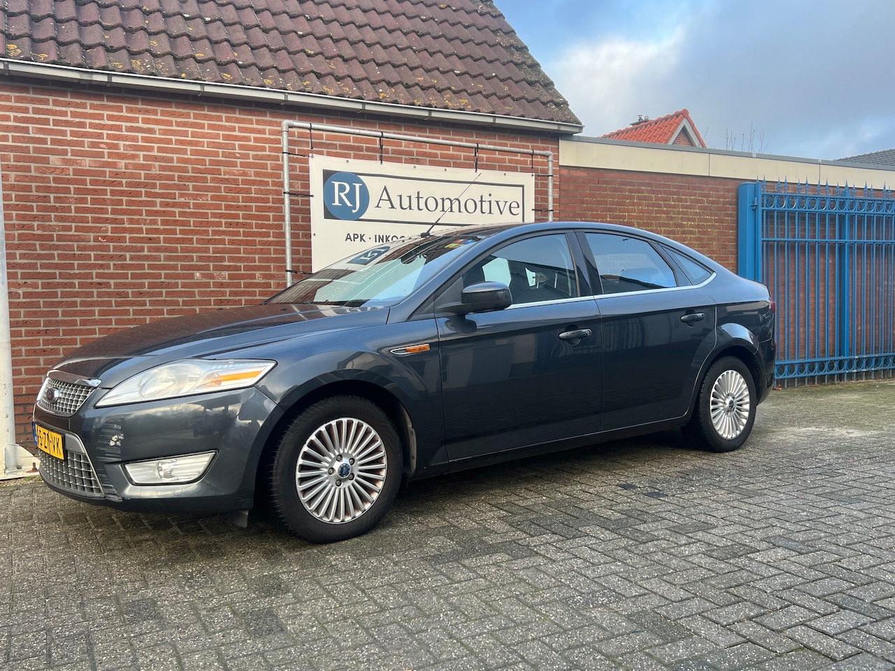 Ford Mondeo - 2.0-16V Titanium NIEUWE APK/NAP/ - AutoWereld.nl