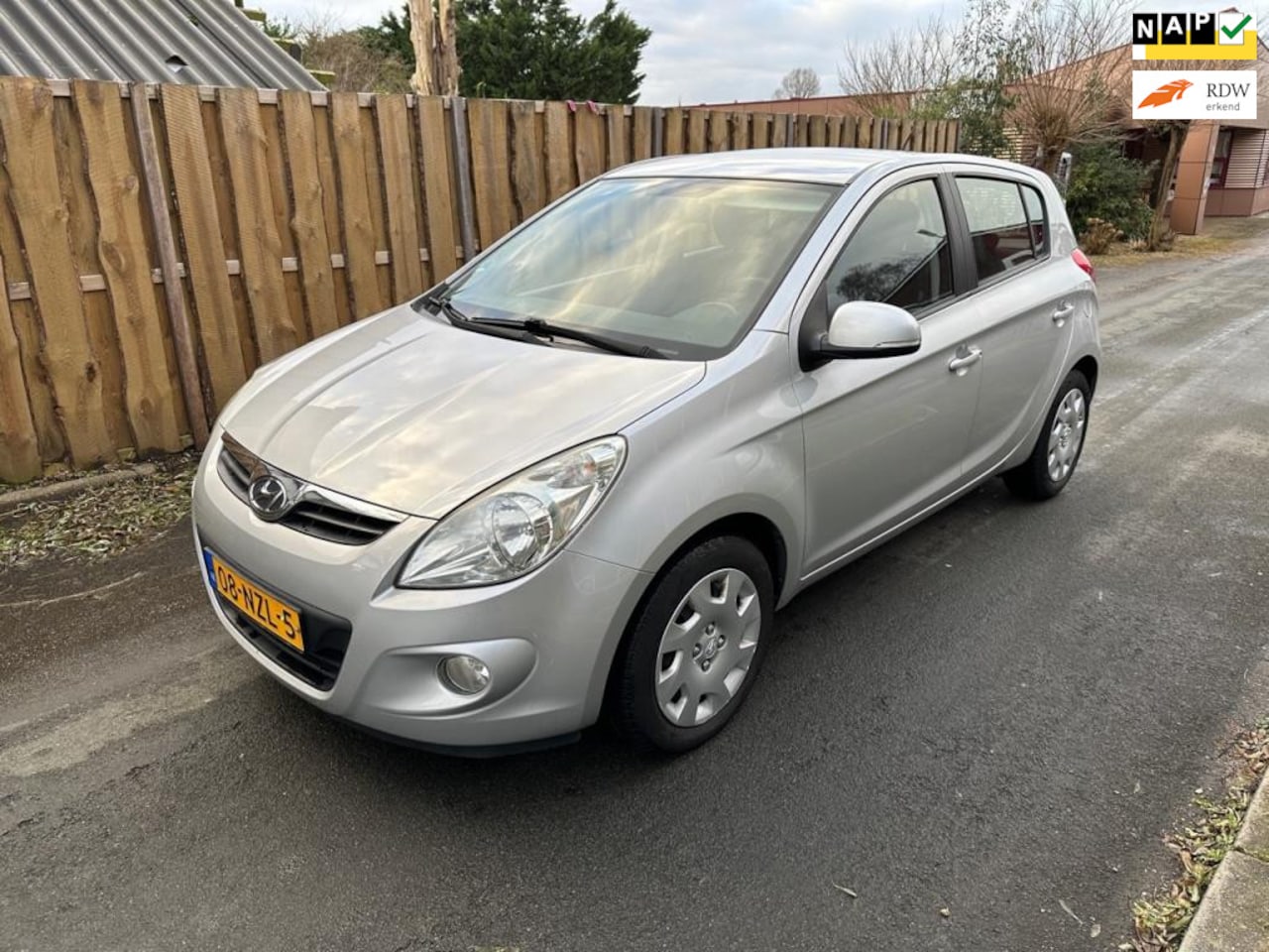 Hyundai i20 - 1.4i i-Motion KLIMA AUTOMAAT NAP APK HYUNDAI DEAKLER OH - AutoWereld.nl