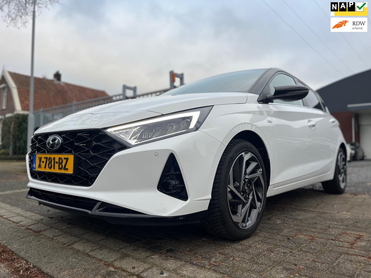 Hyundai i20 - 1.0 T-GDI Premium | LED | 17” | Apple CarPlay | camera | - AutoWereld.nl