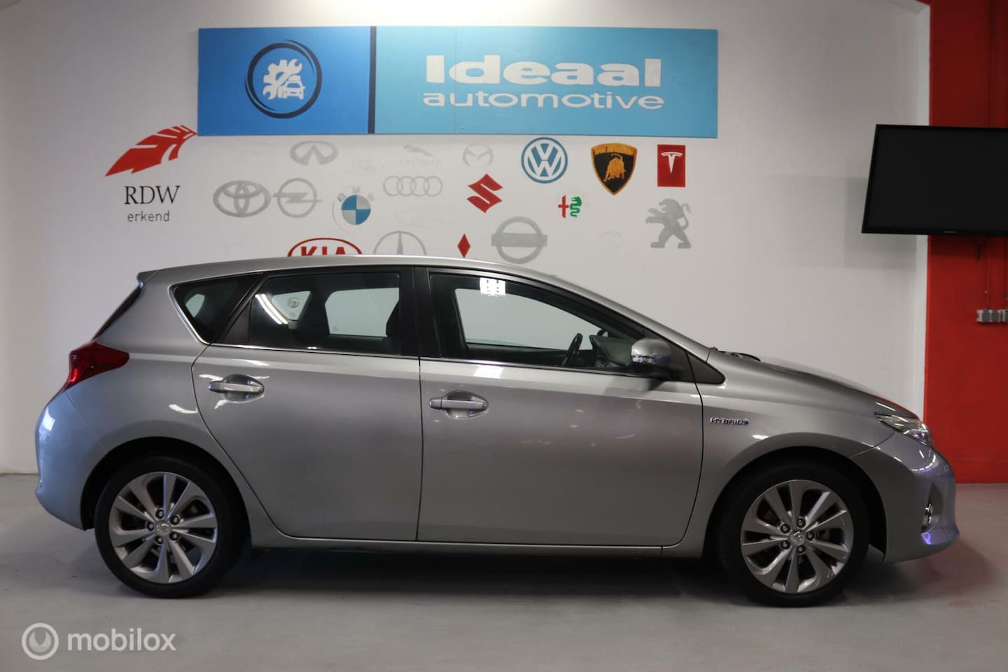 Toyota Auris - 1.8 Hybrid Executive/Automaat - AutoWereld.nl