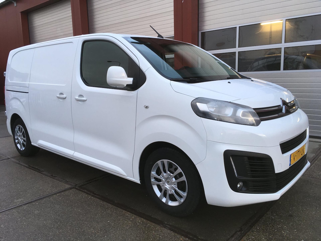 Citroën Jumpy - 2.0 BlueHDI 150 Business M S&S L2 - AutoWereld.nl