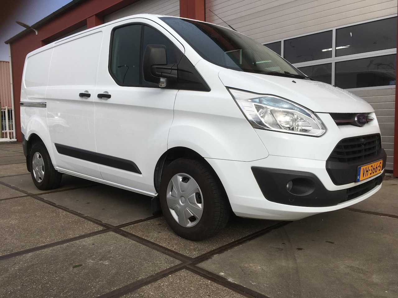 Ford Transit Custom - 270 2.2 TDCI L1H1 Trend 270 2.2 TDCI L1H1 Trend - AutoWereld.nl